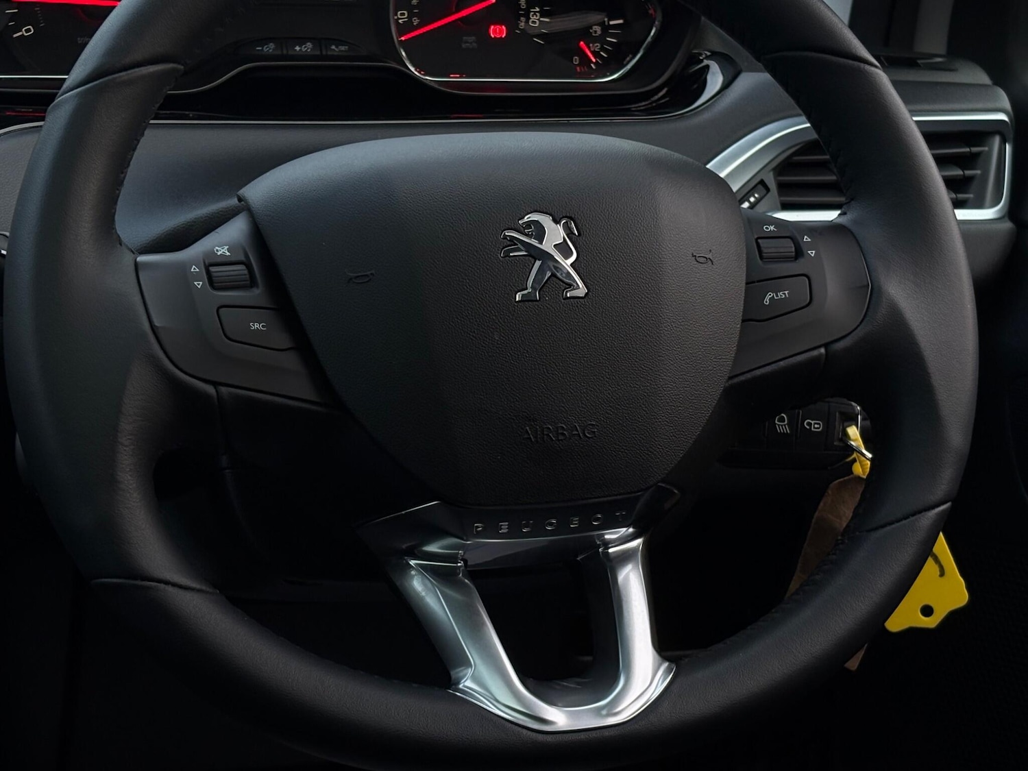 Used Peugeot 208 2015 for sale - 78205325: Photo 24