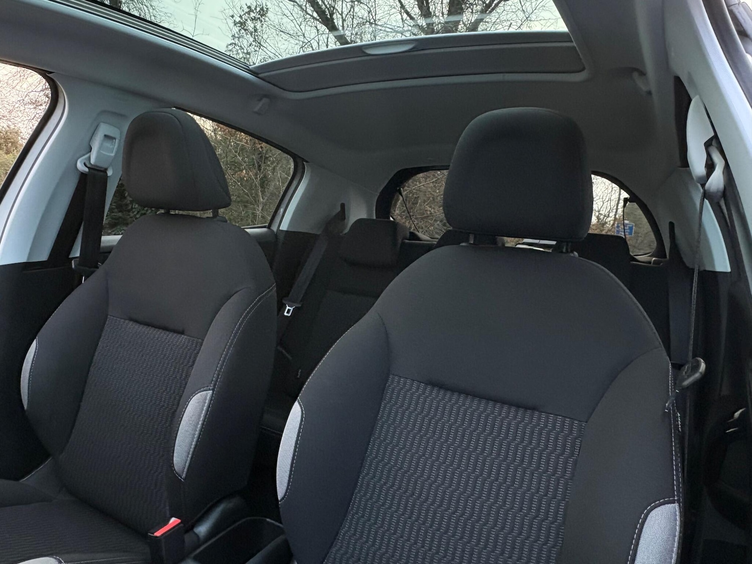 Used Peugeot 208 2015 for sale - 78205325: Photo 30