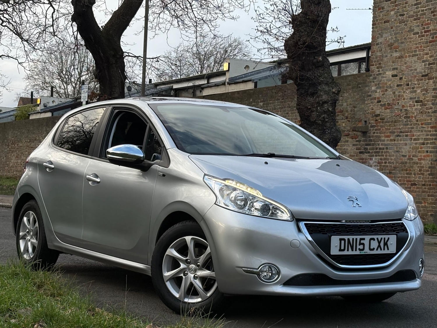 Used Peugeot 208 2015 for sale - 78205325: Photo 5