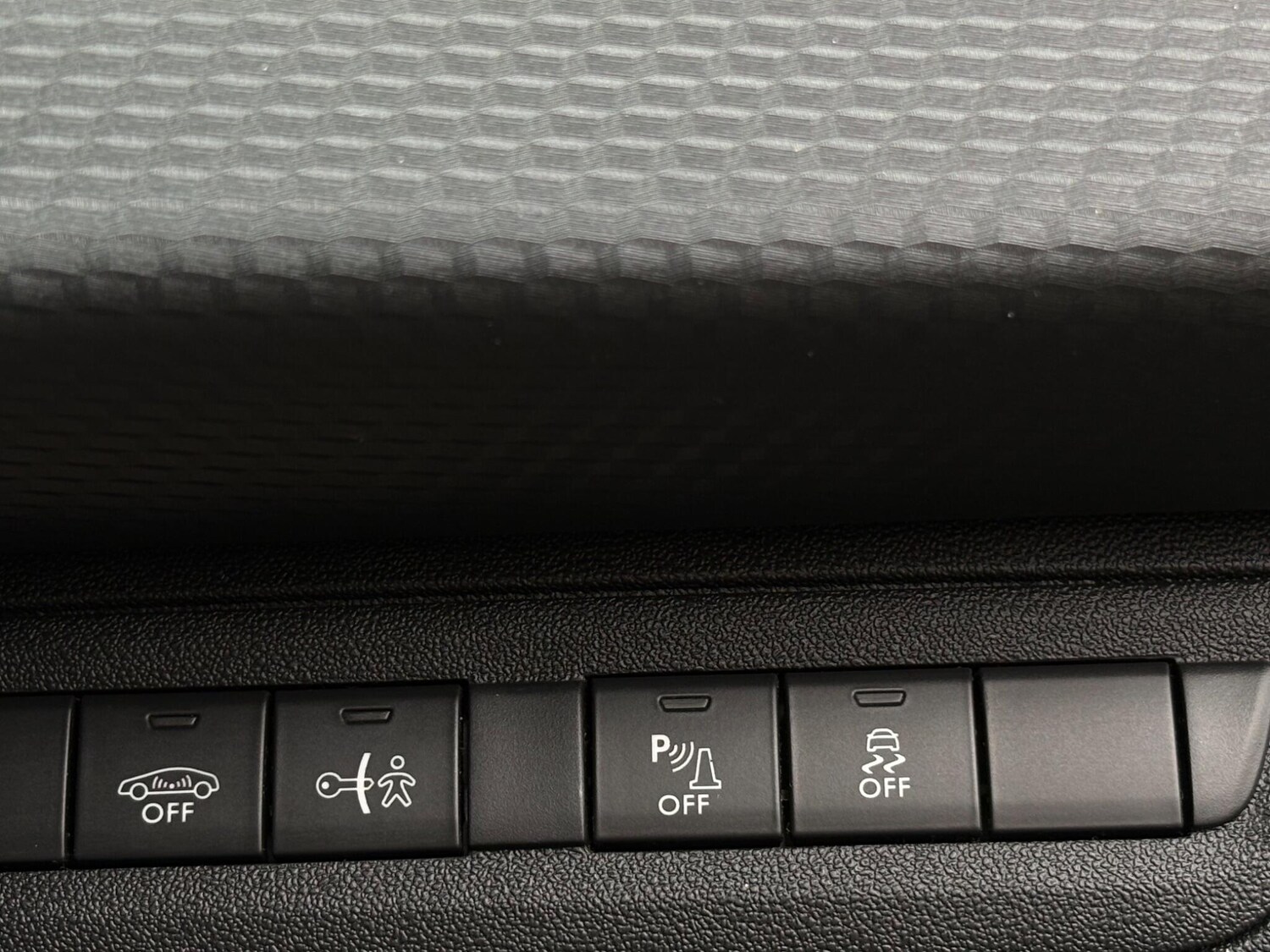 Used Peugeot 2008 2017 for sale - 78204112: Photo 18