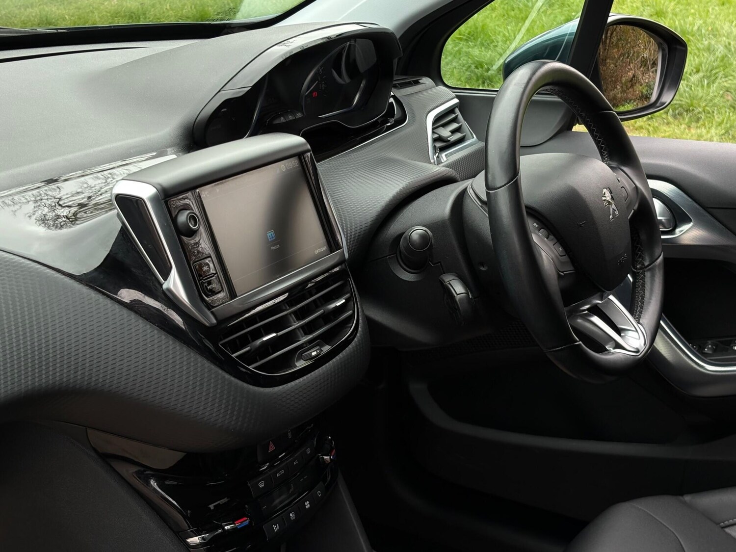 Used Peugeot 2008 2017 for sale - 78204112: Photo 31