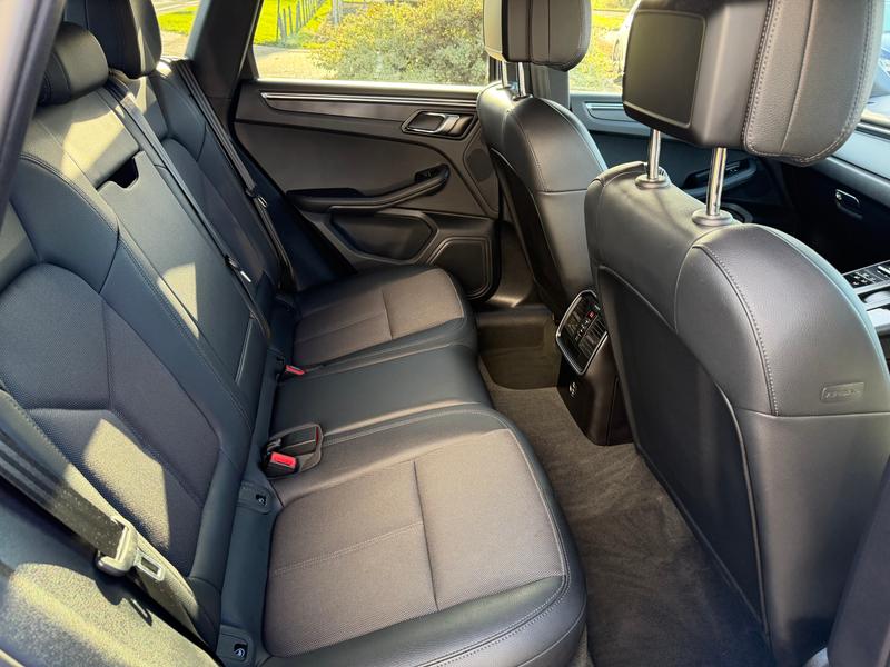 Used Porsche Macan 2022 for sale - 77009862: Photo 16