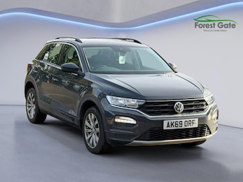 Used Volkswagen T-Roc 2020 for sale - 77199010: Photo