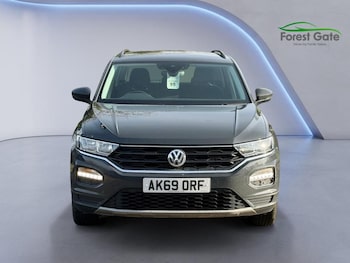 Used Volkswagen T-Roc 2020 for sale - 77199010: Photo