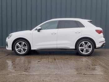Used Audi Q3 2023 for sale - 76879820: Photo