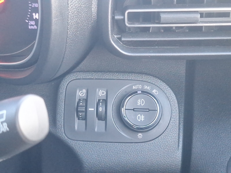 Used Vauxhall Combo Life 2022 for sale - 76964236: Photo 19