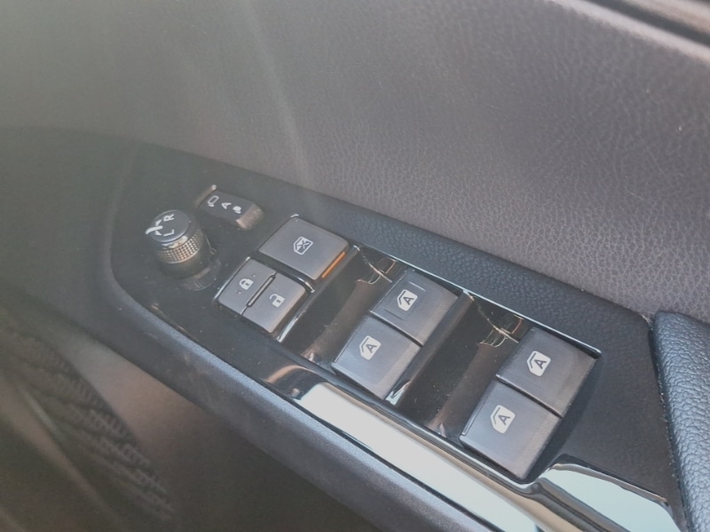 Used Toyota Prius 2018 for sale - 78041129: Photo 18