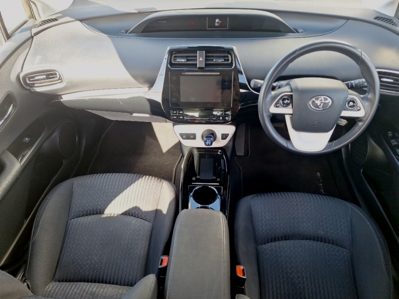 Used Toyota Prius 2018 for sale - 78041129: Photo 2