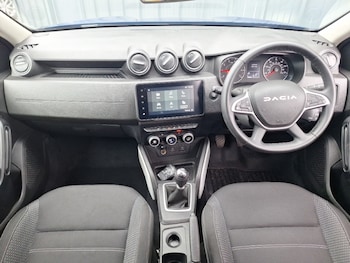 Used Dacia Duster 2023 for sale - 76165808: Photo