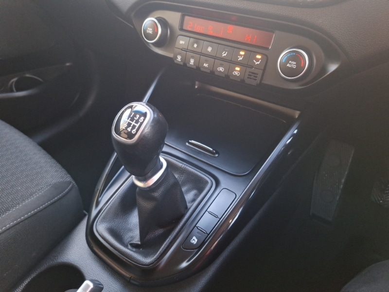 Used Kia Carens 2017 for sale - 77008651: Photo 19