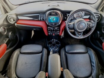 Used MINI Hatch 2018 for sale - 77874340: Photo