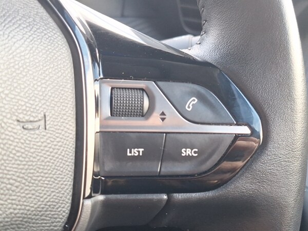 Used Peugeot 2008 2021 for sale - 76301889: Photo 13