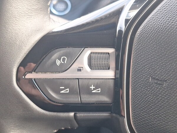 Used Peugeot 2008 2021 for sale - 76301889: Photo 14