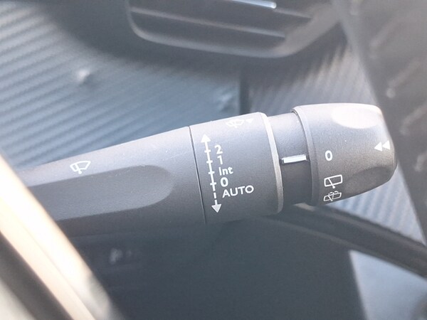 Used Peugeot 2008 2021 for sale - 76301889: Photo 15