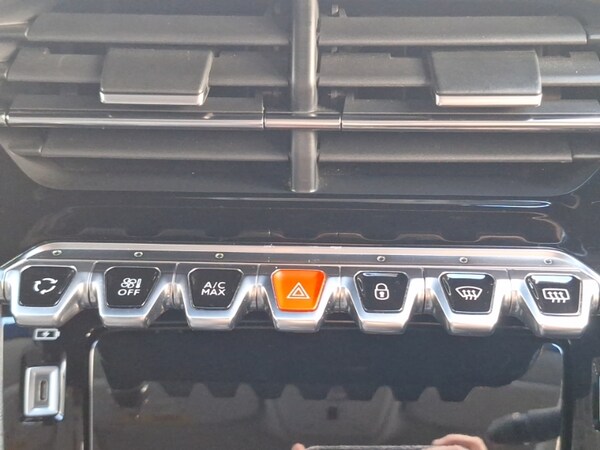 Used Peugeot 2008 2021 for sale - 76301889: Photo 17