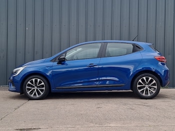 Used Renault Clio 2023 for sale - 75530743: Photo
