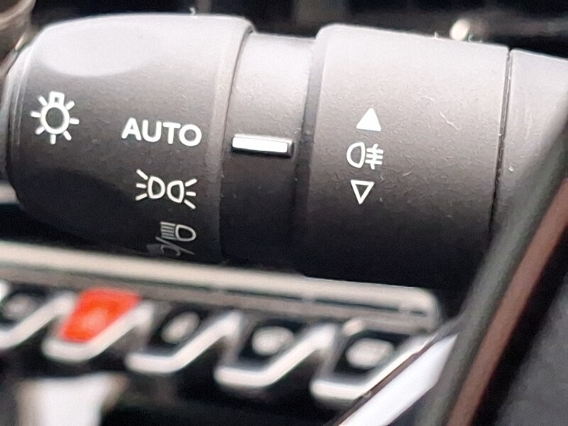 Used Peugeot 2008 2022 for sale - 77201919: Photo 15