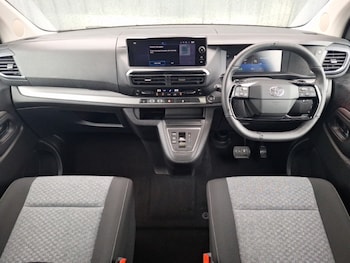 Used Toyota PROACE CITY Verso 2025 for sale - 76165740: Photo 2