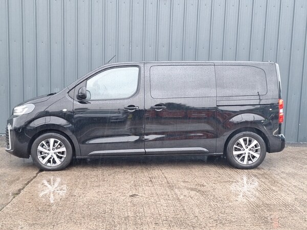 Used Toyota PROACE CITY Verso 2025 for sale - 76165740: Photo 4