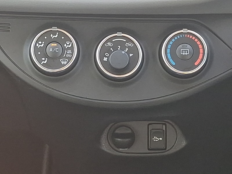 Used Toyota Yaris 2014 for sale - 77028568: Photo 16