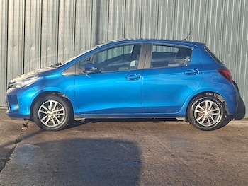 Used Toyota Yaris 2014 for sale - 77028568: Photo