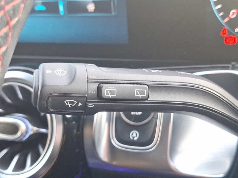 Used Mercedes-Benz GLB 2021 for sale - 76471435: Photo 16