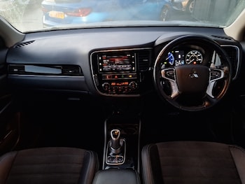 Used Mitsubishi Outlander 2018 for sale - 77329905: Photo