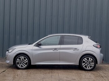 Used Peugeot 208 2022 for sale - 76465391: Photo