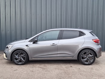 Used Renault Clio 2023 for sale - 76187914: Photo