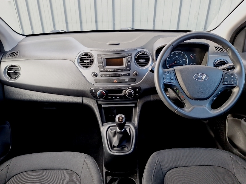 Used Hyundai i10 2018 for sale - 77922586: Photo 2