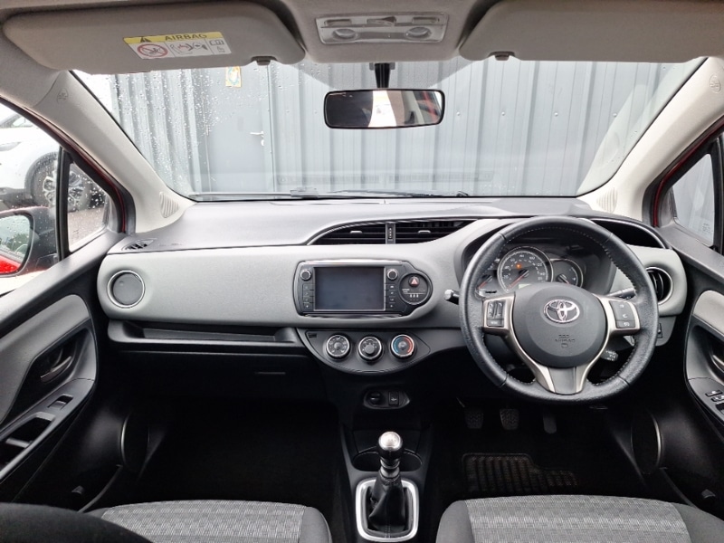 Used Toyota Yaris 2016 for sale - 76052647: Photo 2