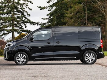 Used Toyota PROACE CITY Verso 2025 for sale - 78126089: Photo