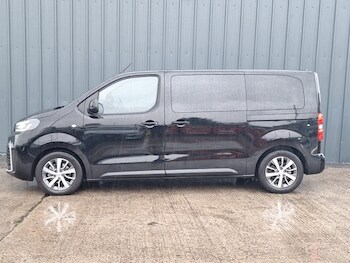 Used Toyota PROACE CITY Verso 2025 for sale - 77623019: Photo