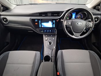 Used Toyota Auris 2017 for sale - 76502350: Photo