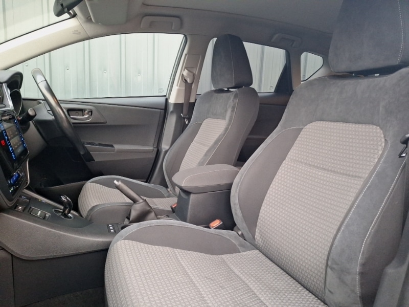 Used Toyota Auris 2017 for sale - 76543712: Photo 5