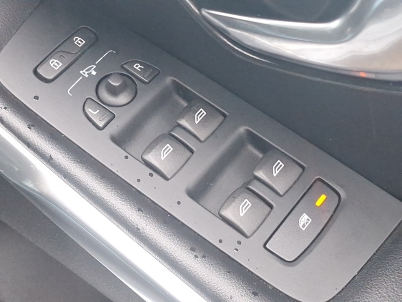 Used Volvo V40 2016 for sale - 78093911: Photo 12