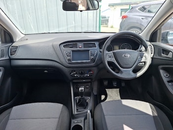 Used Hyundai i20 2019 for sale - 79447342: Photo