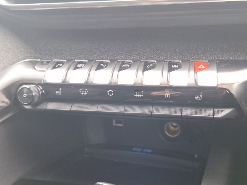 Used Peugeot 3008 2019 for sale - 77702240: Photo 14