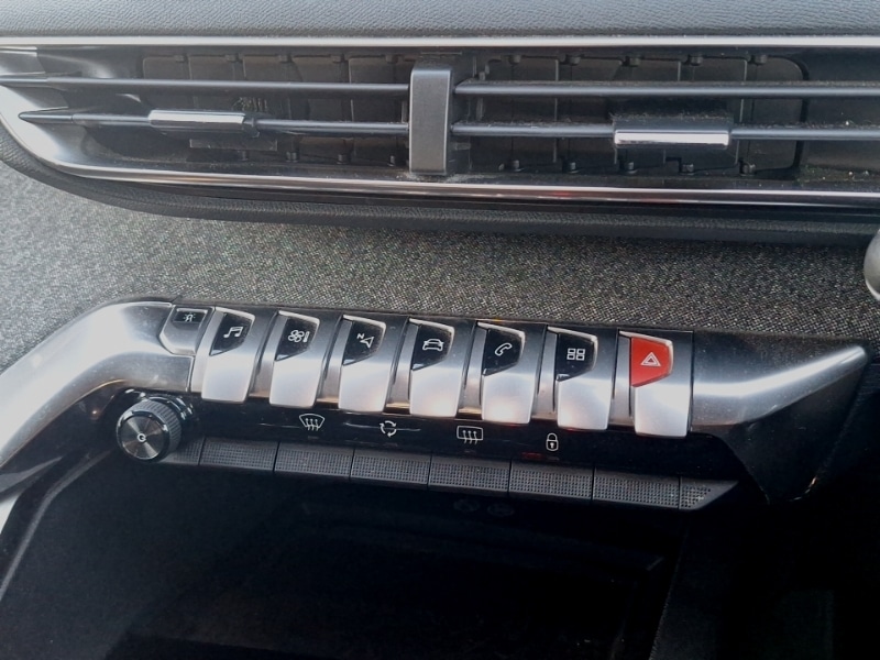 Used Peugeot 3008 2018 for sale - 77008751: Photo 11