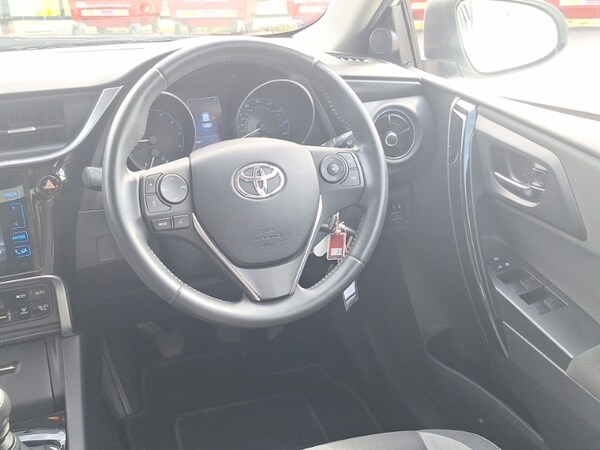Used Toyota Auris 2017 for sale - 75562518: Photo 12