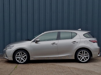 Used Lexus CT 2017 for sale - 79382920: Photo