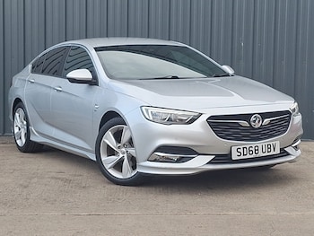 Vauxhall - Insignia