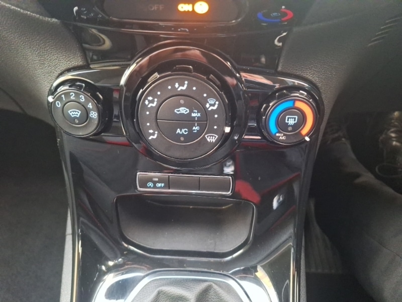 Used Ford Fiesta 2017 for sale - 76860595: Photo 15