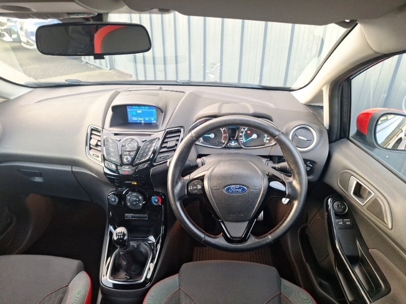 Used Ford Fiesta 2017 for sale - 76860595: Photo 2