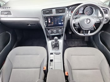 Used Volkswagen Golf 2017 for sale - 75900488: Photo