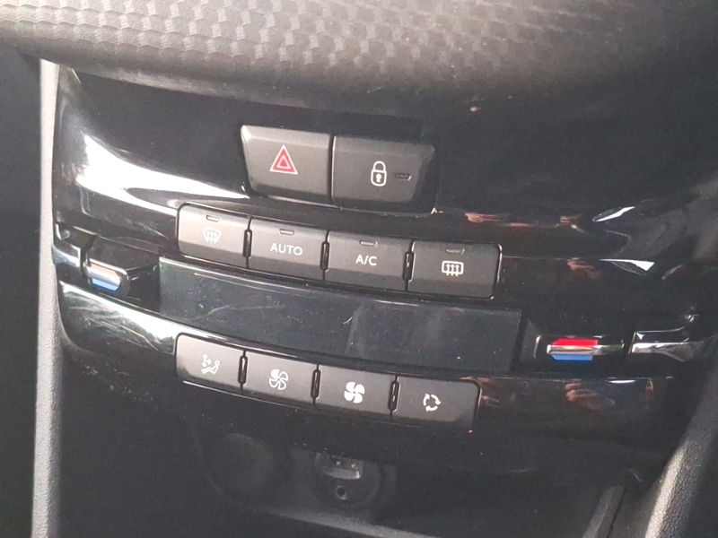 Used Peugeot 2008 2017 for sale - 76925270: Photo 11