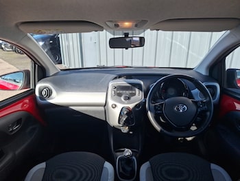 Used Toyota AYGO 2017 for sale - 76325793: Photo 2