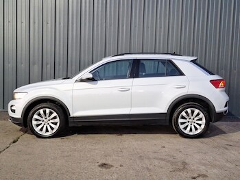 Used Volkswagen T-Roc 2019 for sale - 76471433: Photo