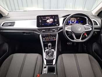 Used Volkswagen T-Roc 2022 for sale - 77024616: Photo