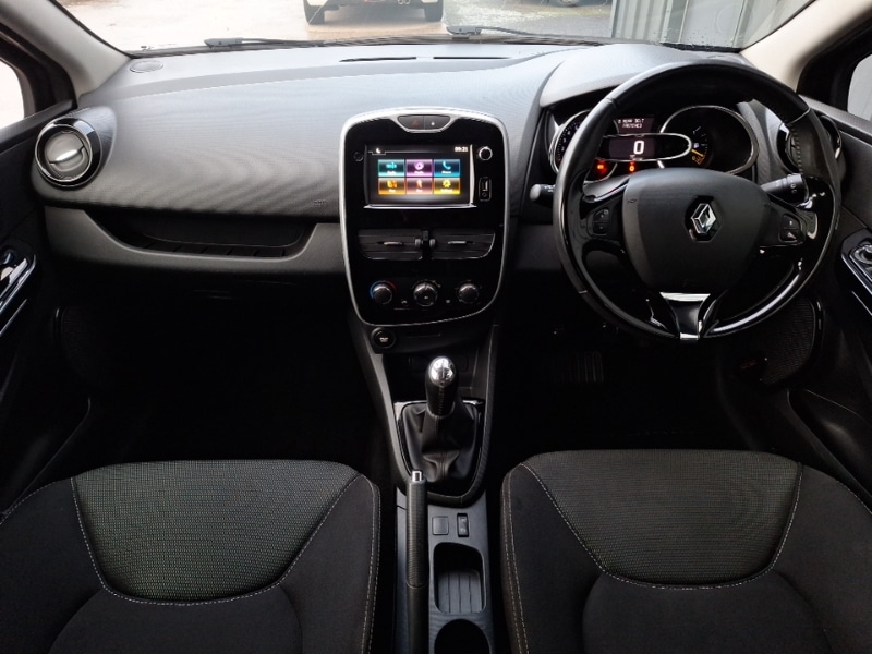 Used Renault Clio 2014 for sale - 76639118: Photo 2